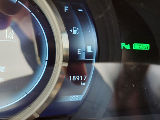 LEXUS IS300h