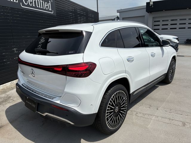 MERCEDES BENZ EQA