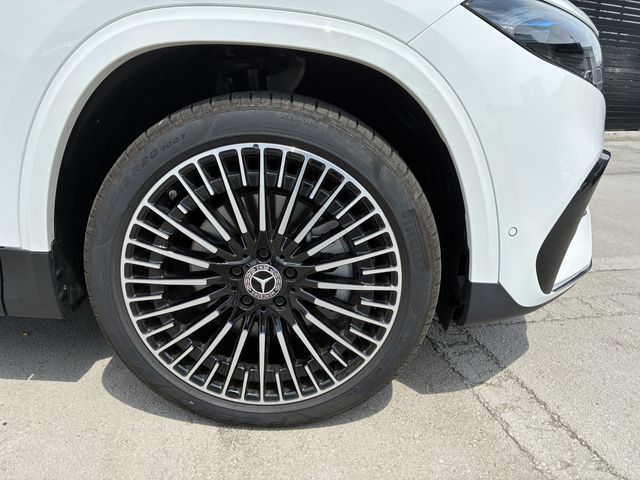 MERCEDES BENZ EQA