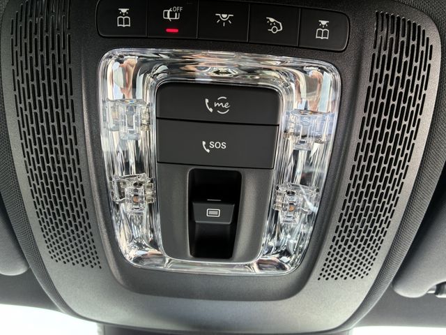 MERCEDES BENZ EQA