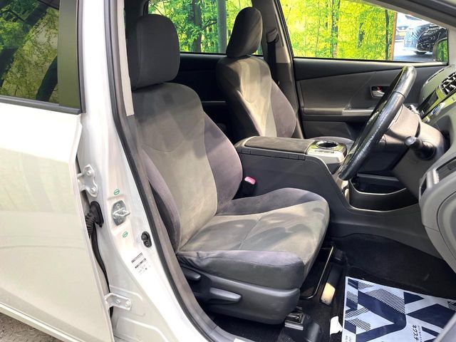 PRIUS Alpha