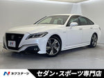 CROWN sedan hybrid