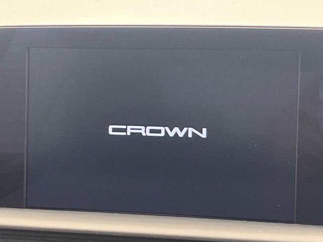 CROWN sedan hybrid