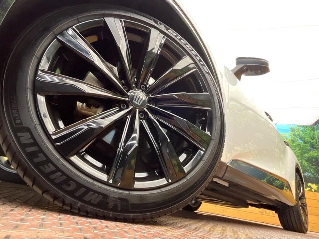 CROWN SPORT