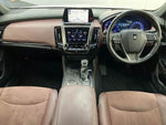 CROWN sedan hybrid