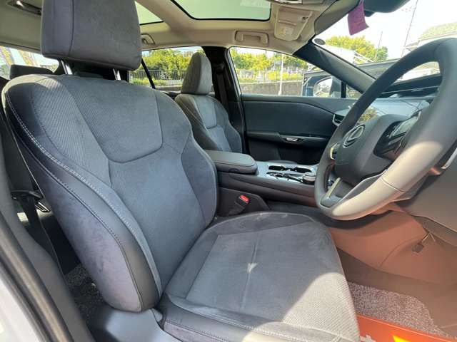 LEXUS RZ450e