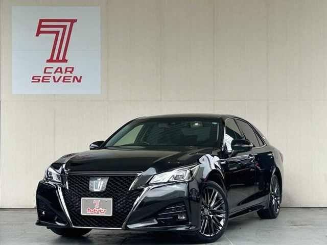 CROWN sedan hybrid
