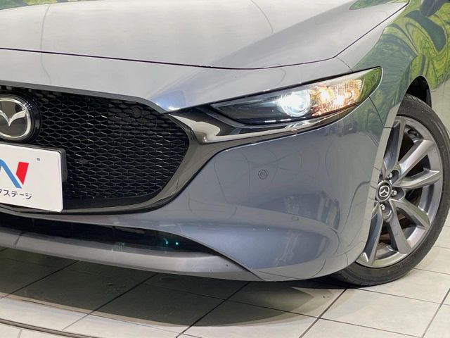MAZDA3 FASTBACK
