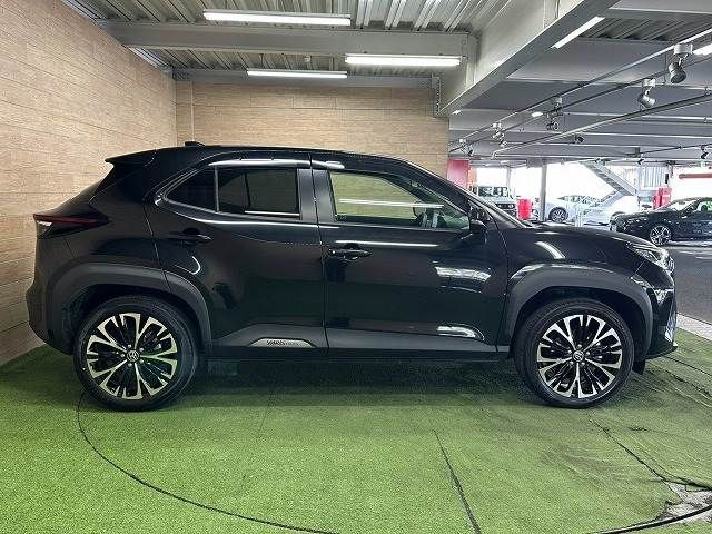 YARIS CROSS