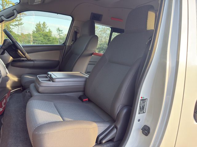 NV350 CARAVAN 4WD