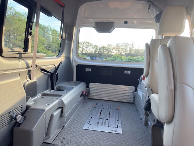 NV350 CARAVAN 4WD