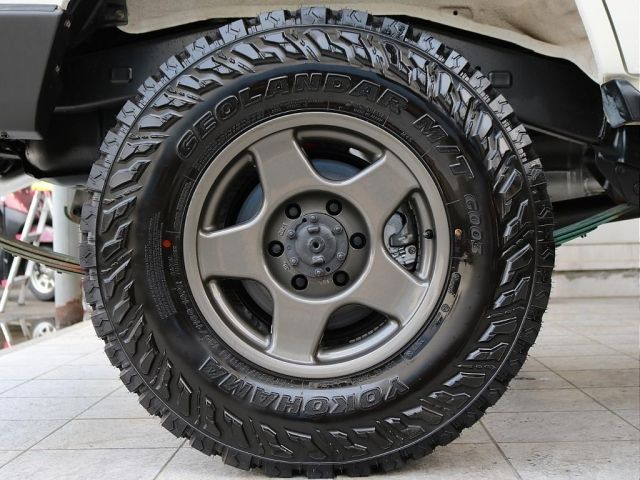 LANDCRUISER van