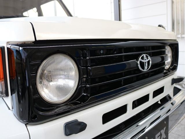 LANDCRUISER van