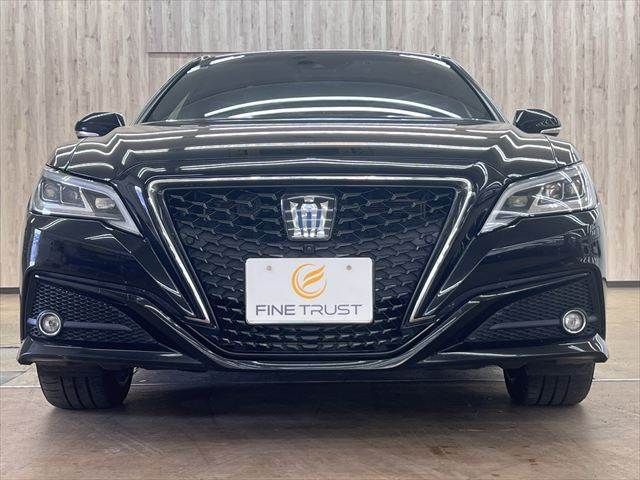CROWN sedan hybrid 4WD