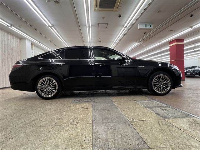 CROWN sedan hybrid 4WD