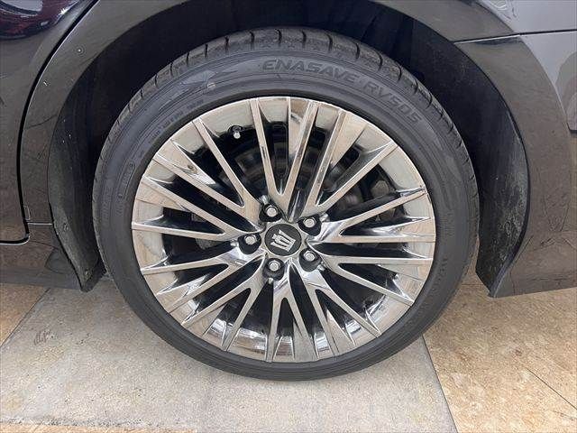 CROWN sedan hybrid 4WD