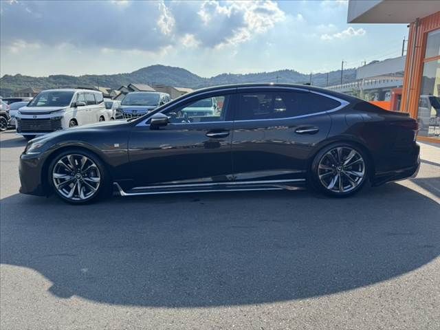 LEXUS LS500 4WD