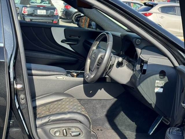 LEXUS LS500 4WD