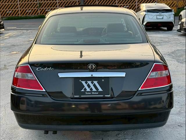 CEDRIC hardtop