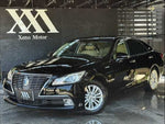CROWN sedan hybrid