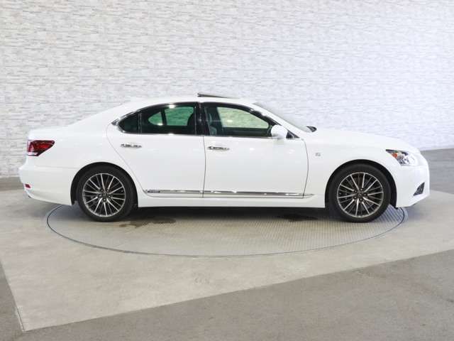 LEXUS LS600h