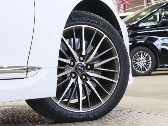 LEXUS LS600h