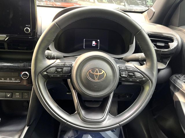 YARIS CROSS HYBRID