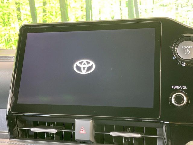 VOXY HYBRID