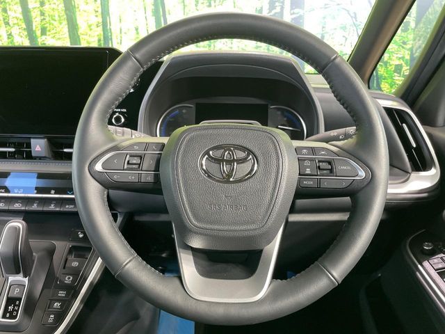 VOXY HYBRID