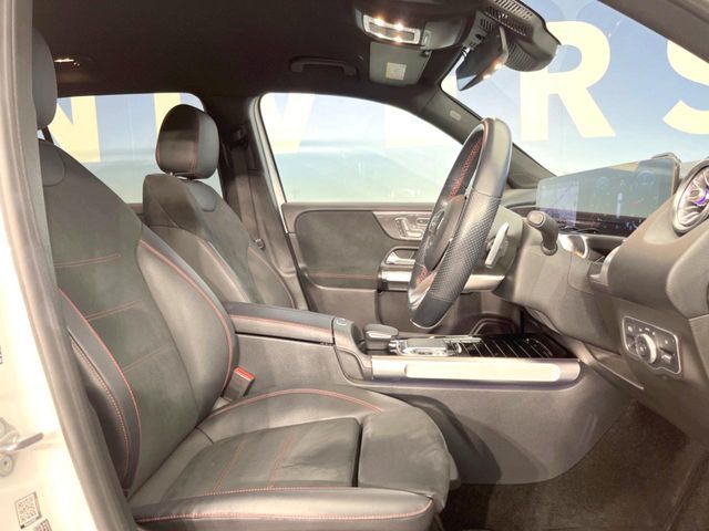 MERCEDES BENZ GLB