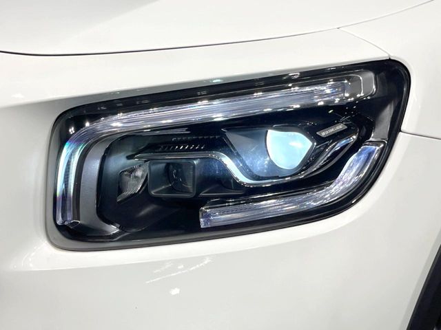 MERCEDES BENZ GLB