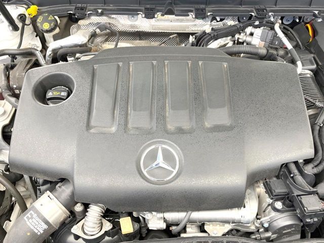 MERCEDES BENZ GLB