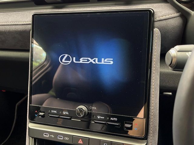 LEXUS LBX