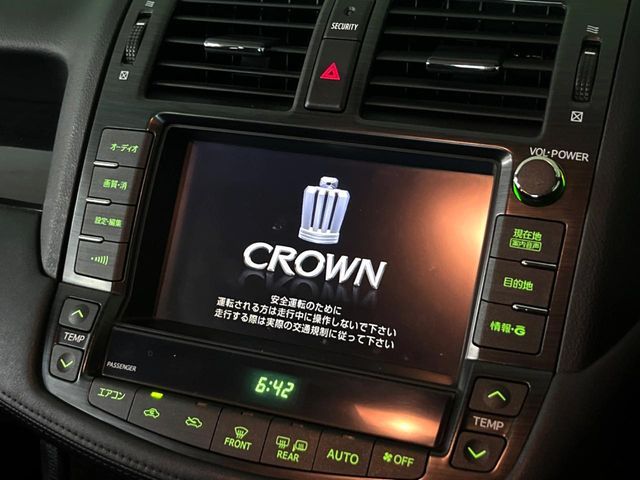 CROWN sedan