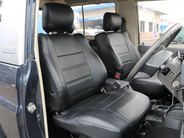 LANDCRUISER van
