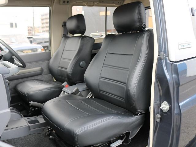 LANDCRUISER van