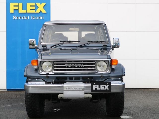 LANDCRUISER van