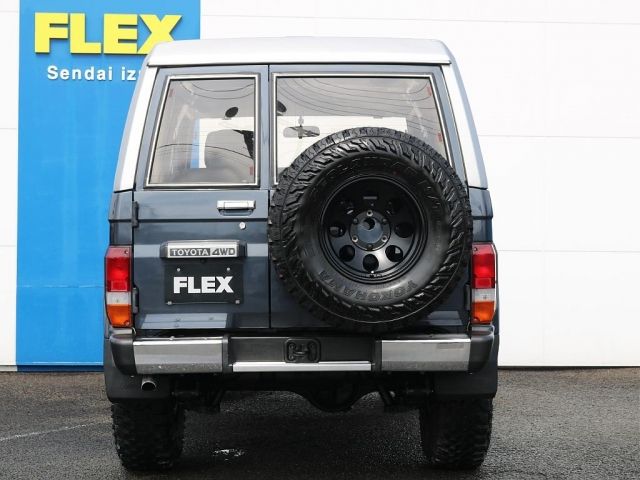 LANDCRUISER van