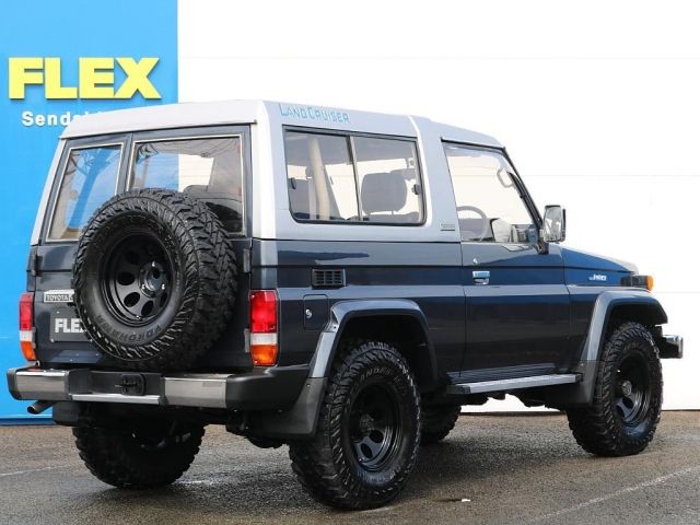 LANDCRUISER van