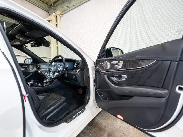 MERCEDES AMG E class sedan HYBRID