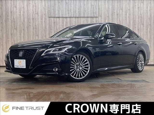 CROWN sedan hybrid