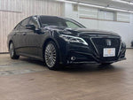 CROWN sedan hybrid
