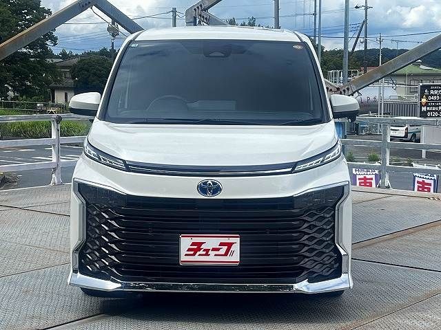 VOXY HYBRID