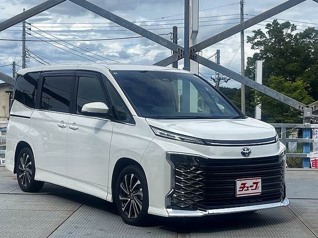 VOXY HYBRID