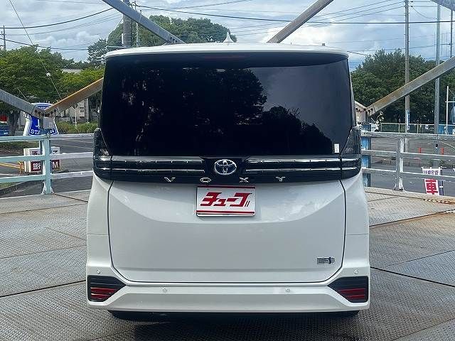 VOXY HYBRID