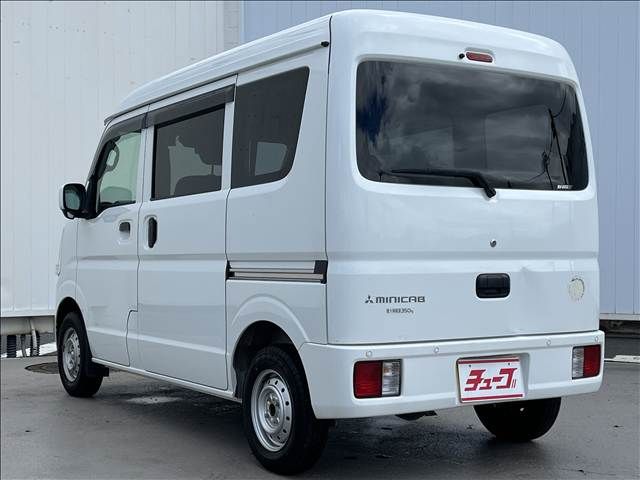 MINICAB van