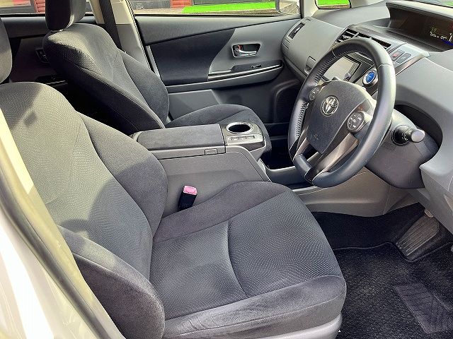 PRIUS Alpha