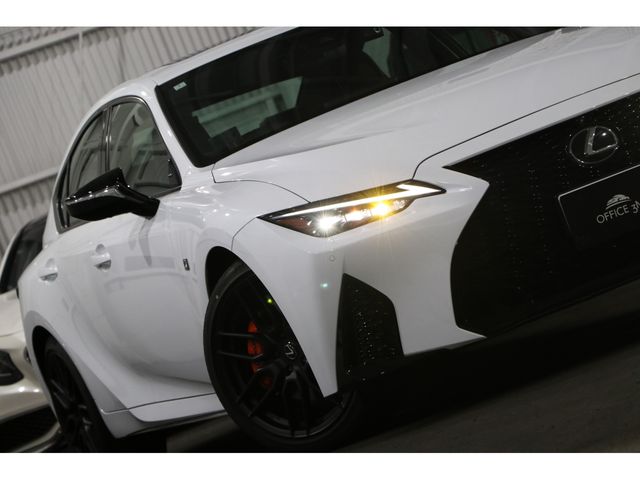 LEXUS IS300