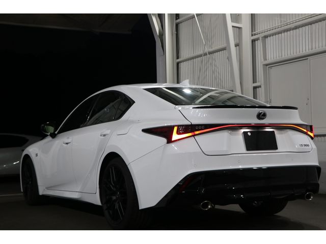 LEXUS IS300