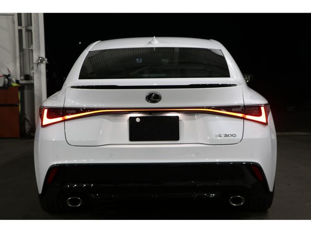 LEXUS IS300